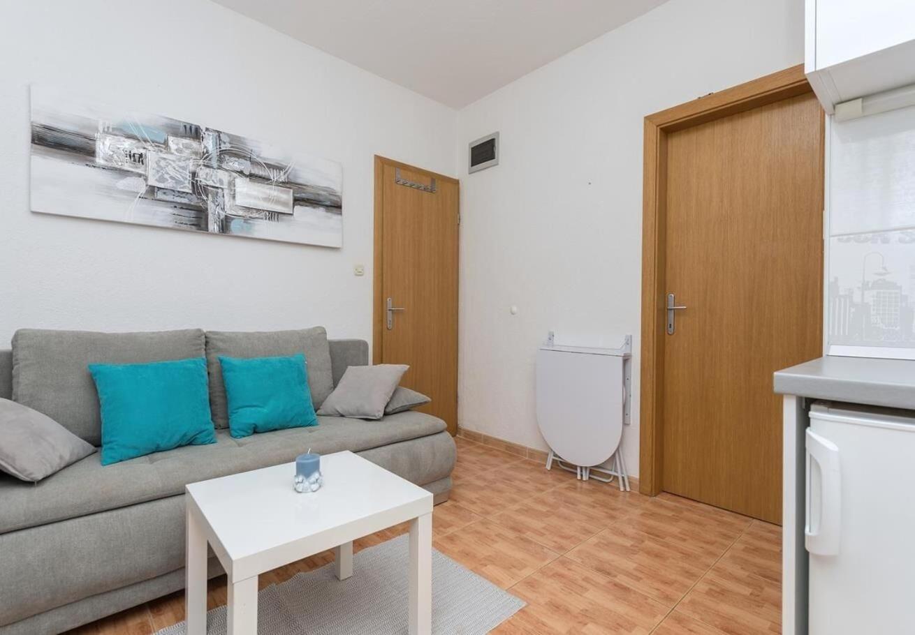 דרזניצה Apartments Ivi - 100 M From Pebble Beach מראה חיצוני תמונה