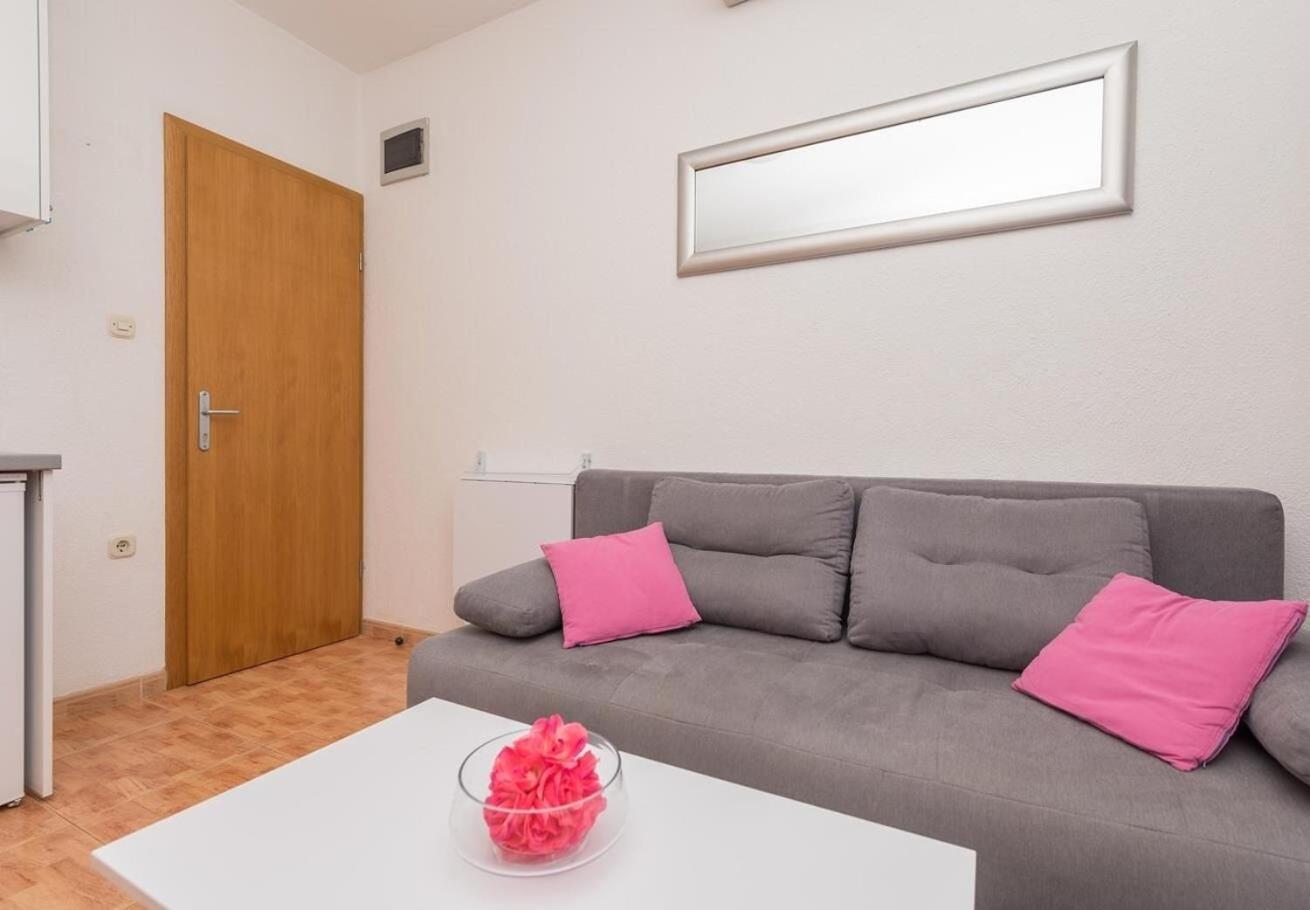 דרזניצה Apartments Ivi - 100 M From Pebble Beach מראה חיצוני תמונה