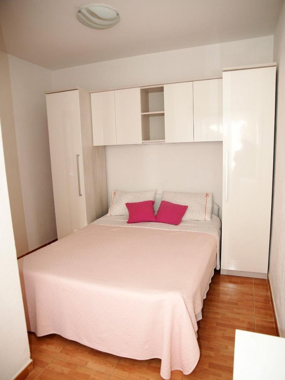 דרזניצה Apartments Ivi - 100 M From Pebble Beach מראה חיצוני תמונה