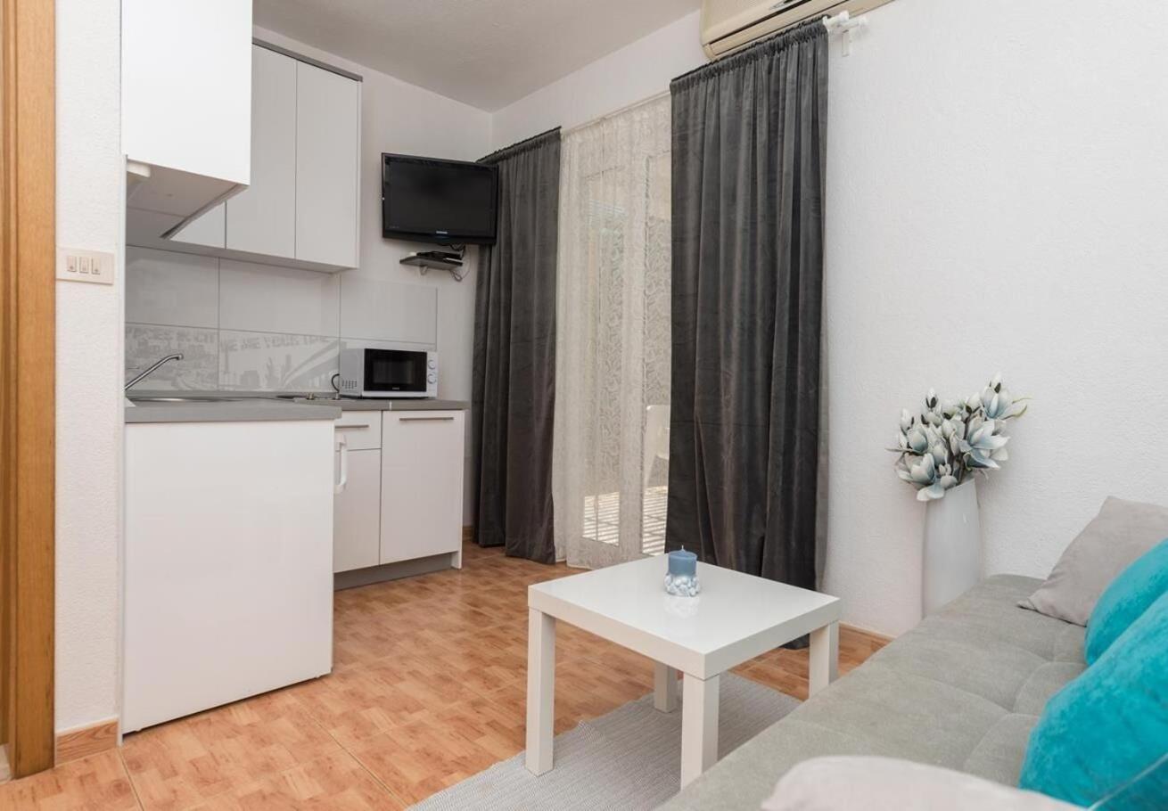 דרזניצה Apartments Ivi - 100 M From Pebble Beach מראה חיצוני תמונה