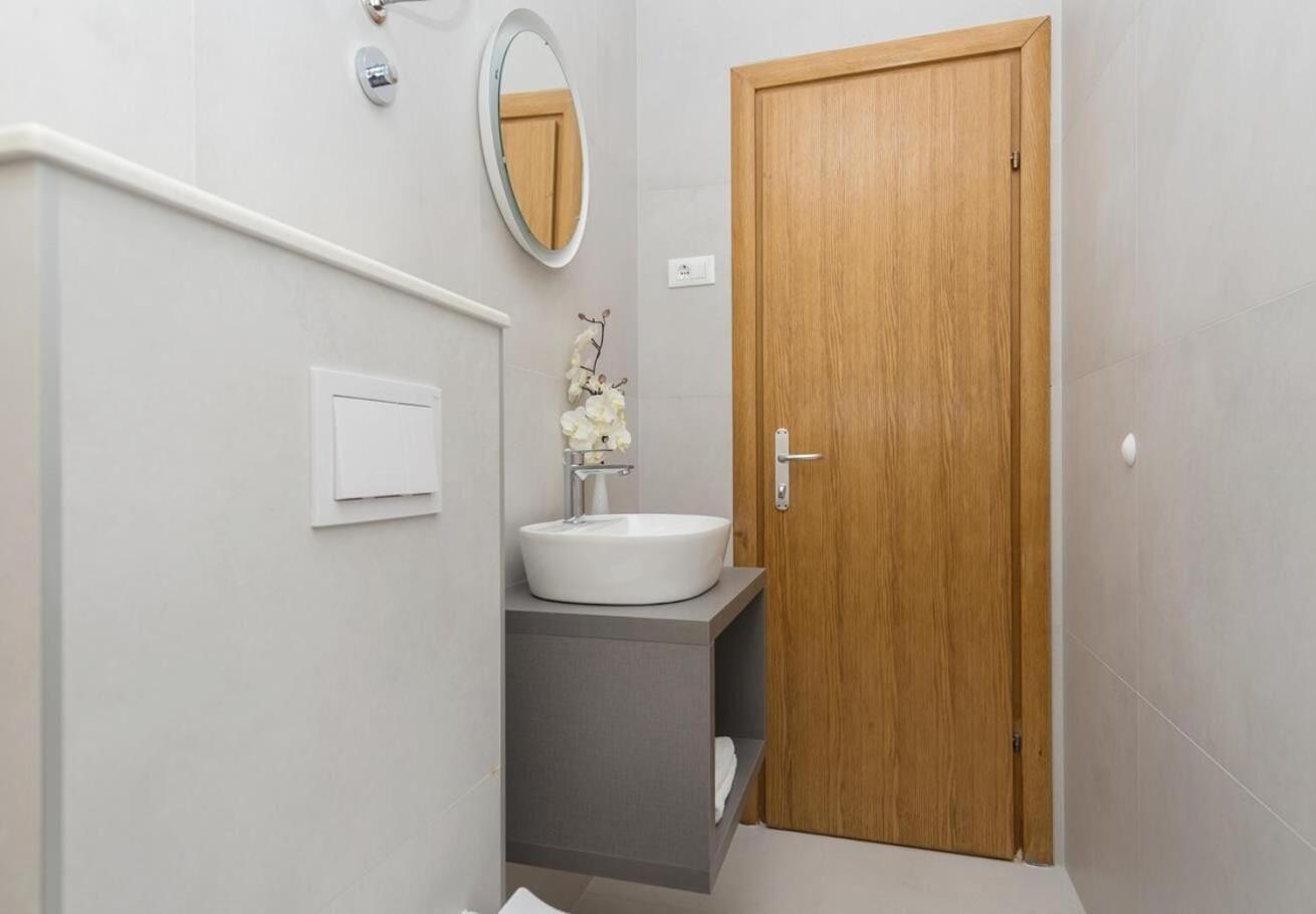 דרזניצה Apartments Ivi - 100 M From Pebble Beach מראה חיצוני תמונה