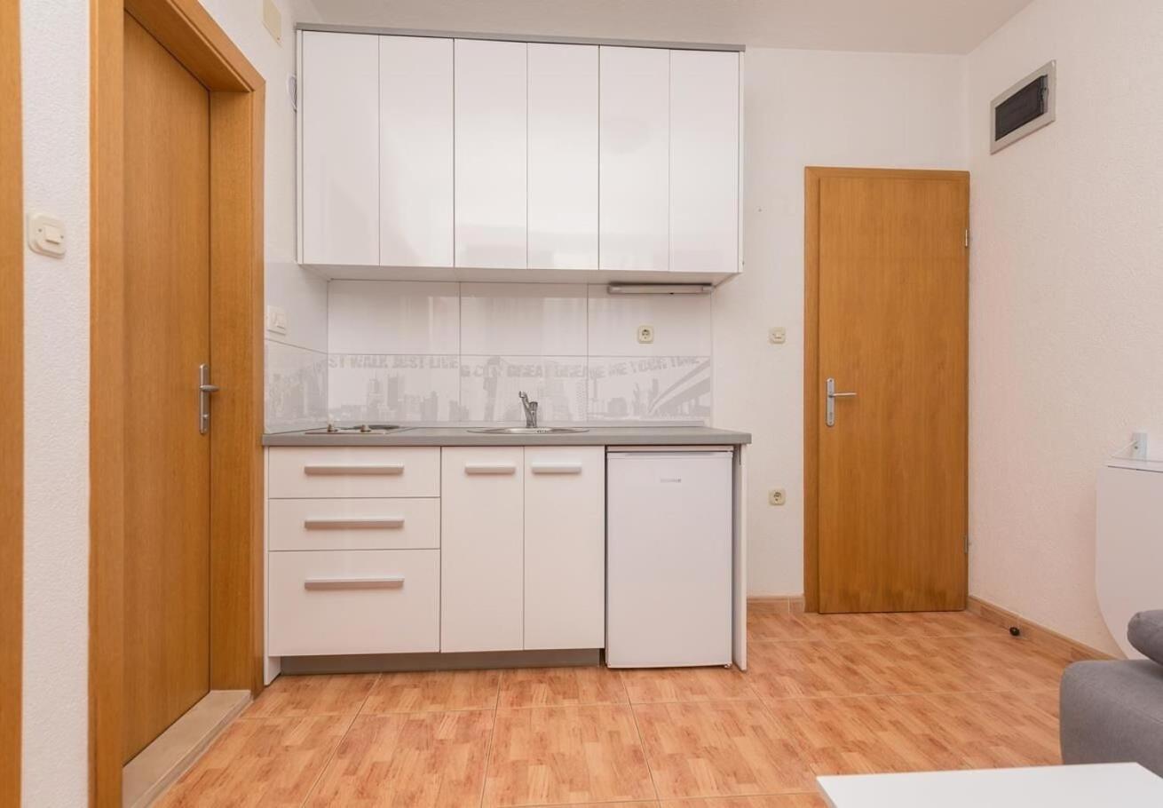 דרזניצה Apartments Ivi - 100 M From Pebble Beach מראה חיצוני תמונה