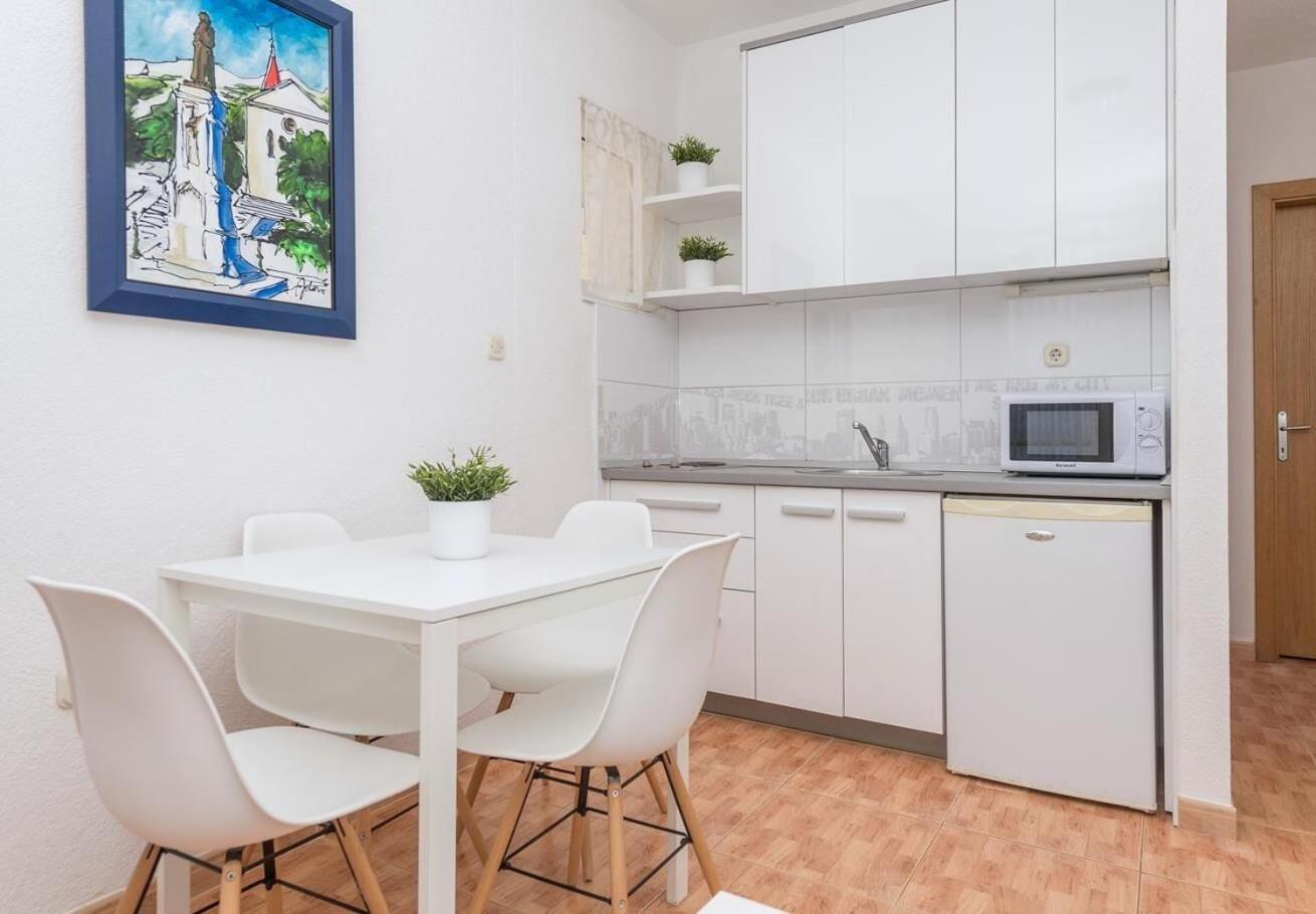דרזניצה Apartments Ivi - 100 M From Pebble Beach מראה חיצוני תמונה