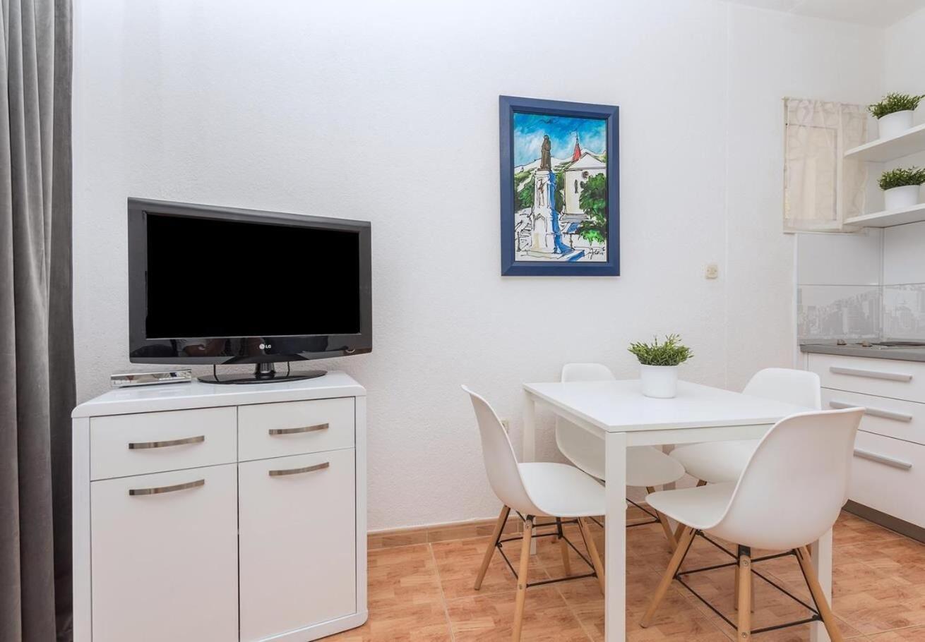 דרזניצה Apartments Ivi - 100 M From Pebble Beach מראה חיצוני תמונה