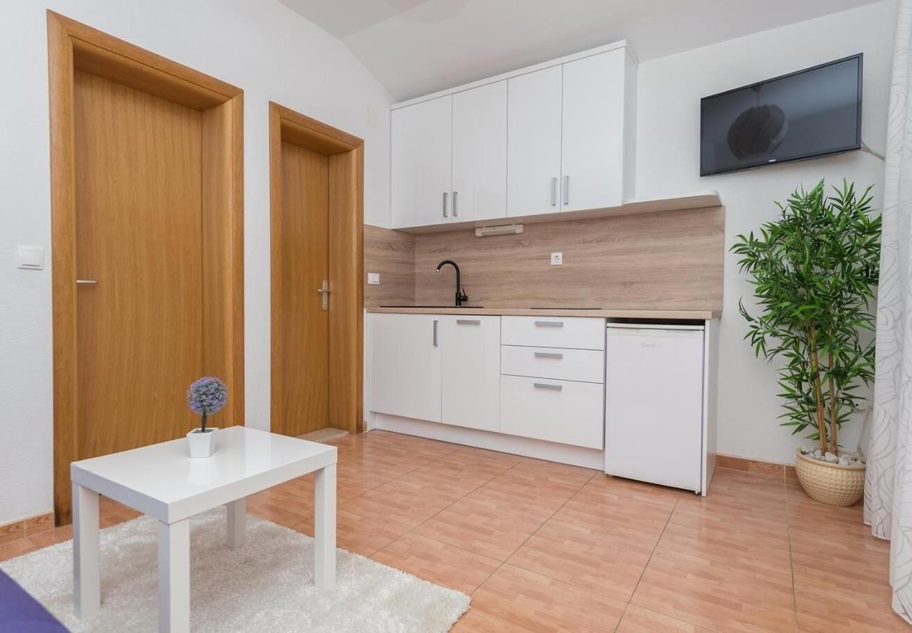 דרזניצה Apartments Ivi - 100 M From Pebble Beach מראה חיצוני תמונה